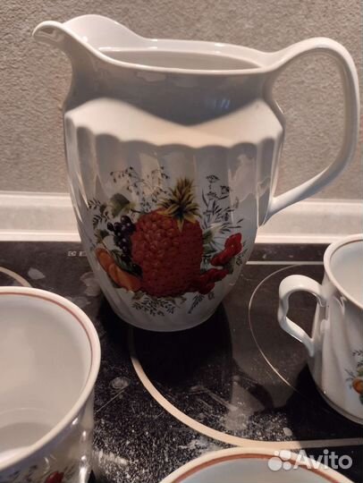 Набор графин кувшин и 3 кружки новый