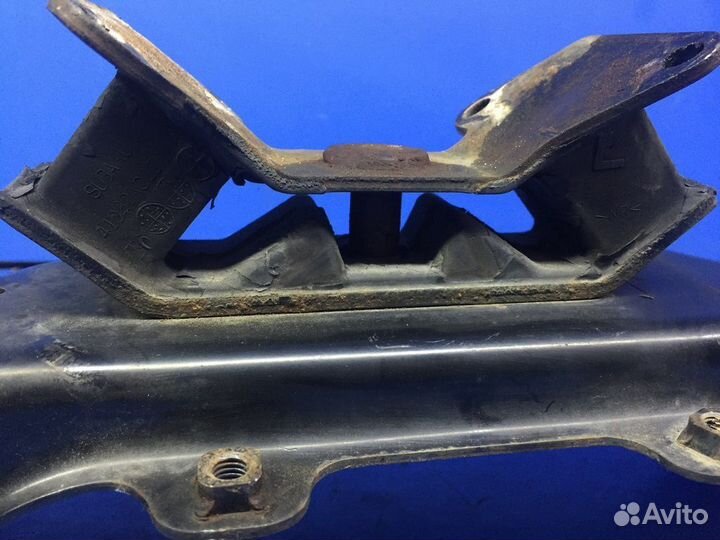 Балка под АКПП в сборе