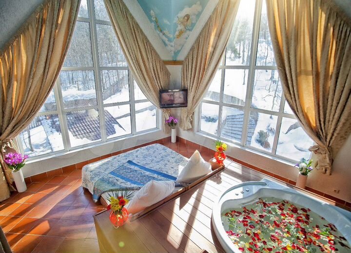 Коттедж 410 м² на участке 15 сот.