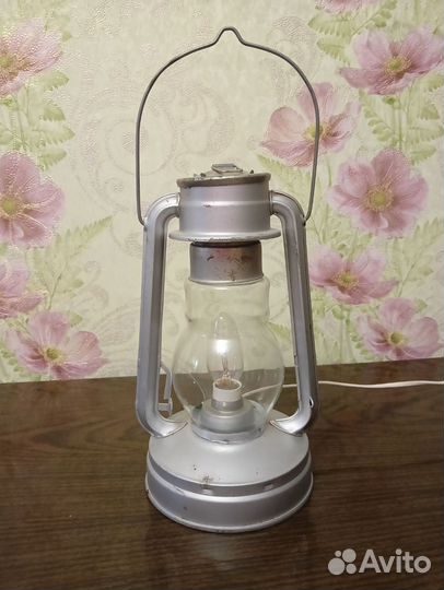 Лампа настольная