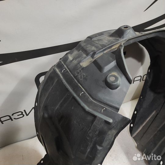 Подкрылок оригинальный передний правый Mazda 3 bk