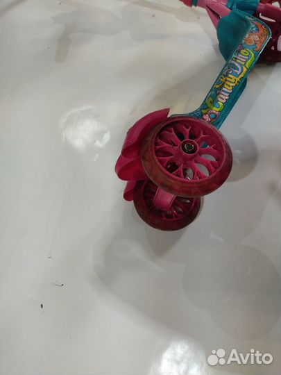 Трех колесный самокат