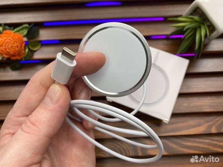Беспроводное устройство MagSafe Charger 15W