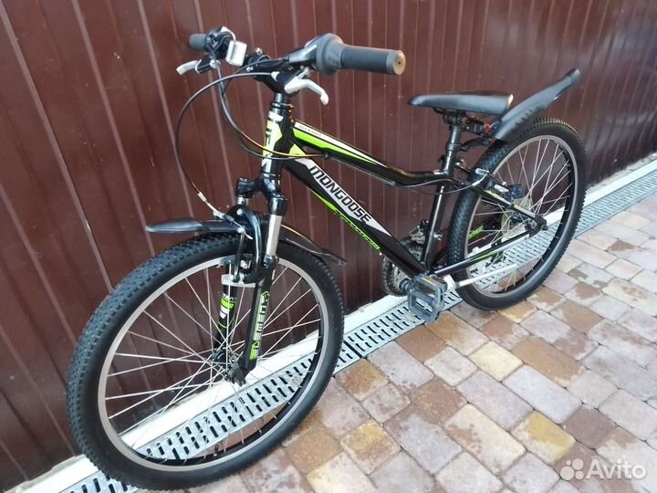 Велосипед Mongoose Rockadile колеса 24