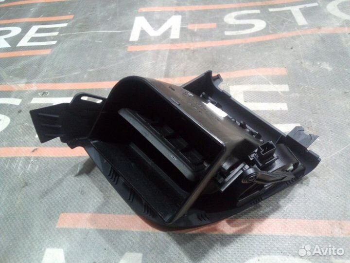 Дефлектор воздушный левый Mercedes-Benz E-Class