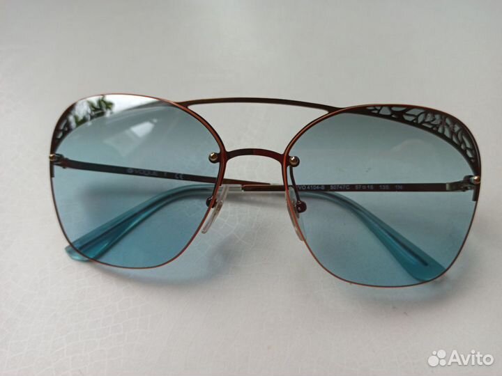 Солнечные очки Vogue