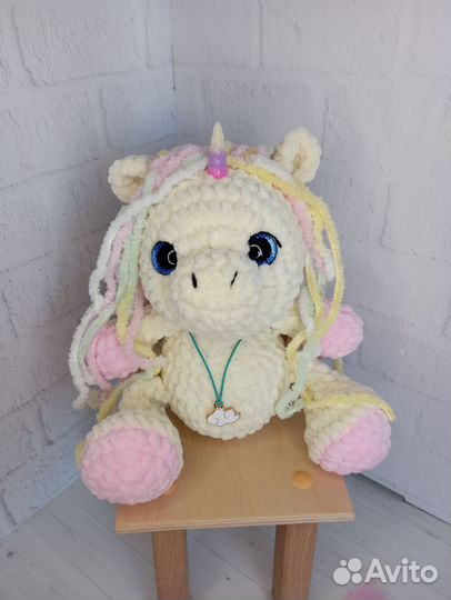 Вязаная игрушка единорог
