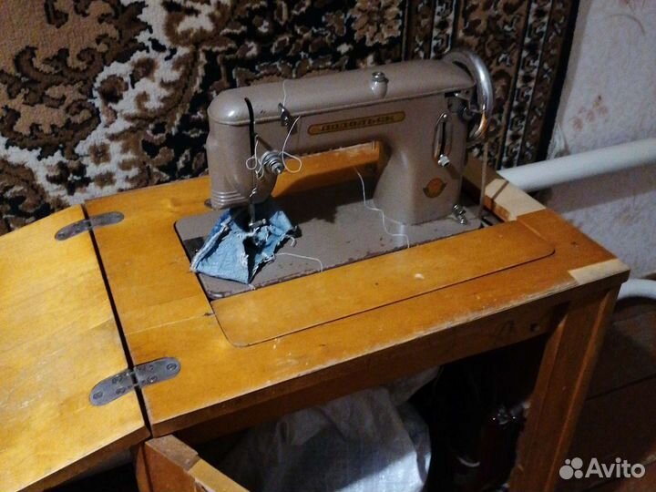 Швейная машинка