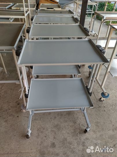 Столик манипуляционный передвижной см