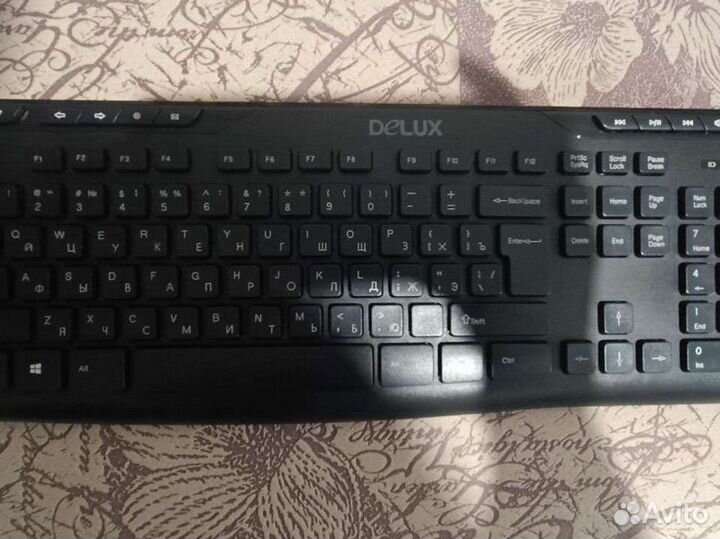 Беспроводная мультимедийная клавиатура и мышь