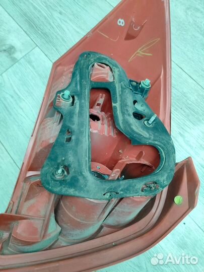 Фонарь задний правый Toyota Auris, I 2007