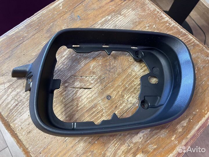 Рамка левого зеркала