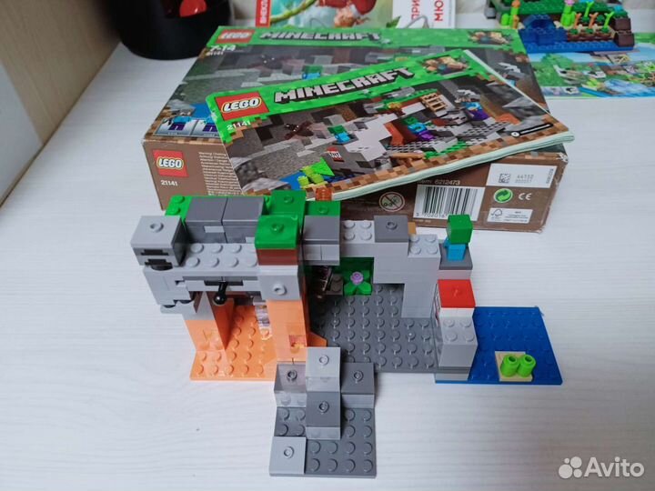 Конструктор lego Minecraft 21141 Пещера зомби