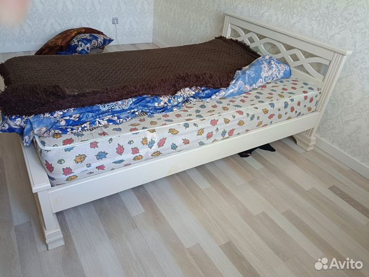 Кровать односпальная с матрасом бу