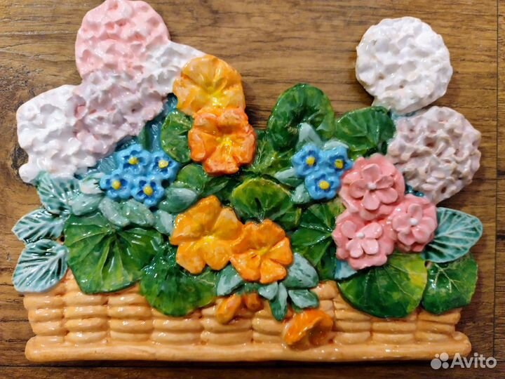 Настурции и гортензии. Декор керамический