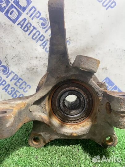 Поворотный кулак передний правый Hyundai Santa Fe