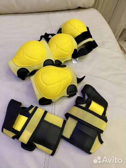 Продам шлем и защиту для ребёнка