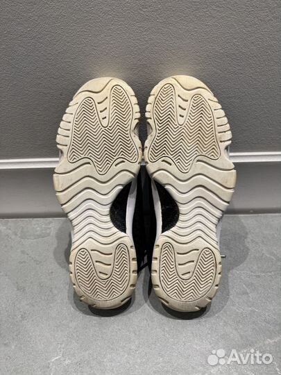 Jordan Future Low