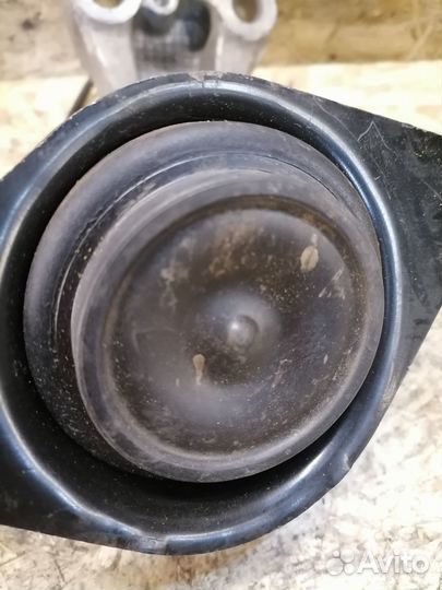 Подушка двигателя верхняя Honda Accord 8 2.0