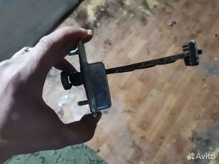 Дверь правая kia sportage 3 стекло обшивка