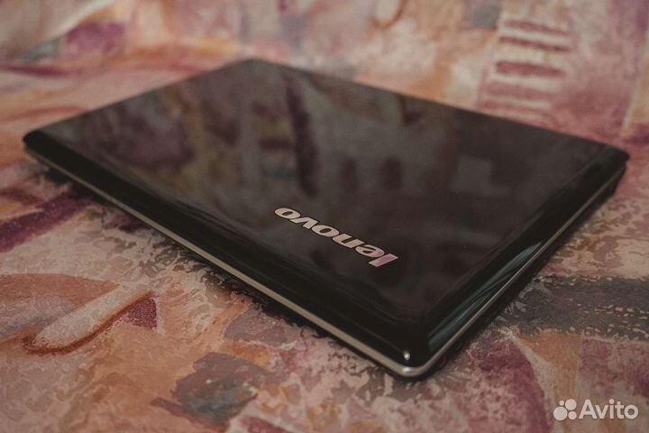 Ноутбук Lenovo Z560