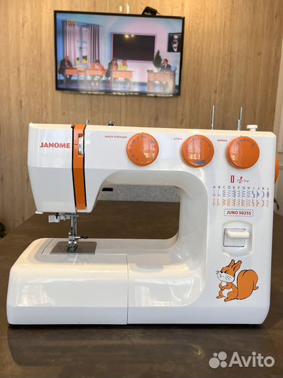Швейная машина Janome 5025S
