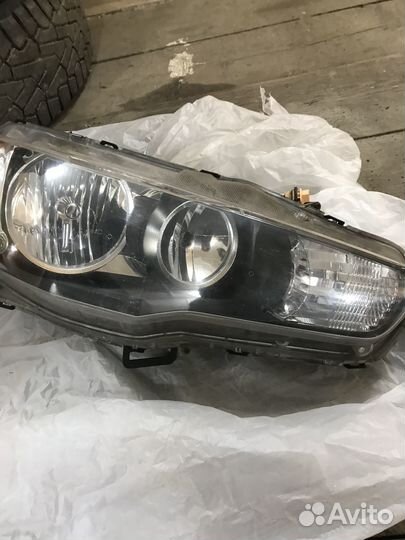 Правая фара Mitsubishi Lancer X