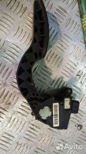 Педаль газа Renault Fluence