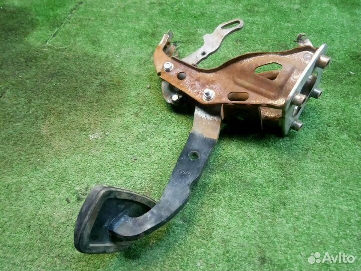 Педаль тормоза Toyota Land Cruiser Prado KDJ150