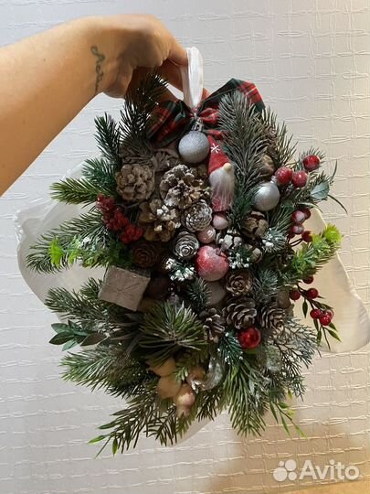 Новогодний венок ручной работы