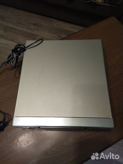 Продам CD проигрыватель (Player) onkyo c-722M