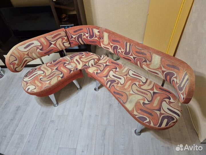 Кухонный мягкий уголок