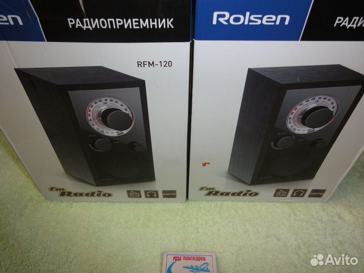 Радиоприемник Rolsen,черный/коричневый,новый