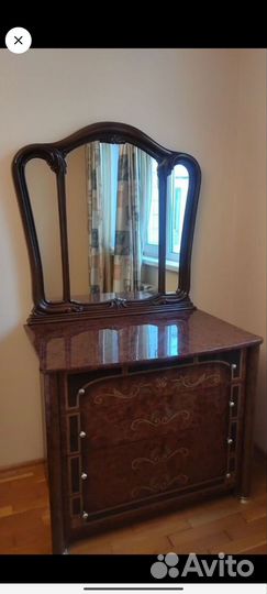 Спальный гарнитур