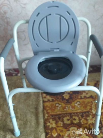 Кресло инвалидной с санитарным оснащением