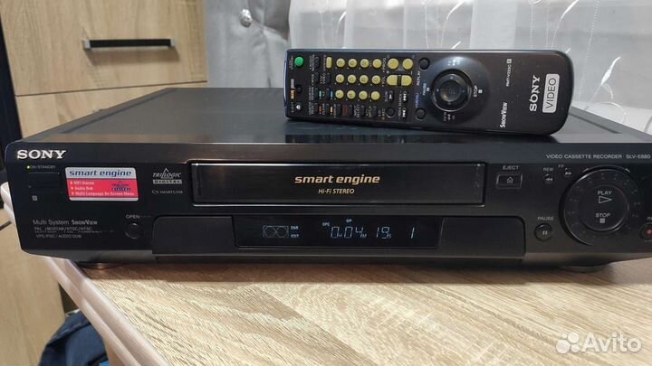 Видеомагнитофон Sony Slv-E880EG