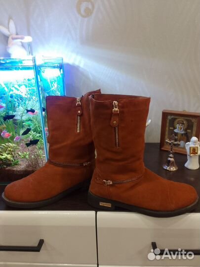Зимние женские сапоги 38