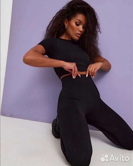 Костюм для фитнеса с коротким рукавом женский