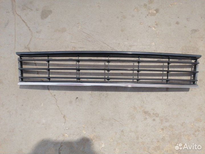 Решётка в бампер хром передняя Volkswagen Passat