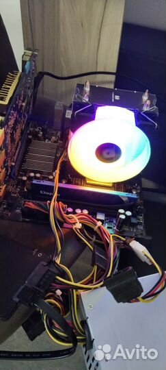 Материнская плата с процессором и памятью