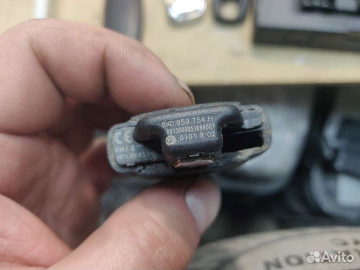 Ключ Audi Q5 1 8K0959754