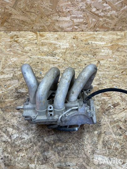 Впускной коллектор Nissan Primera p12