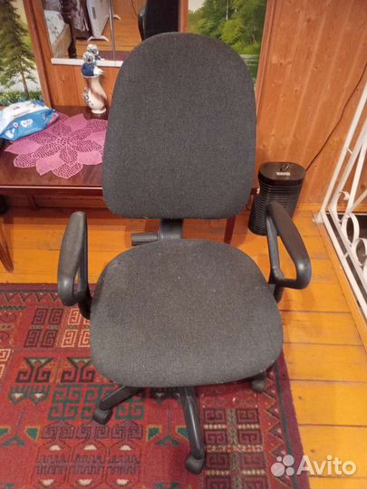 Компьютерное кресло
