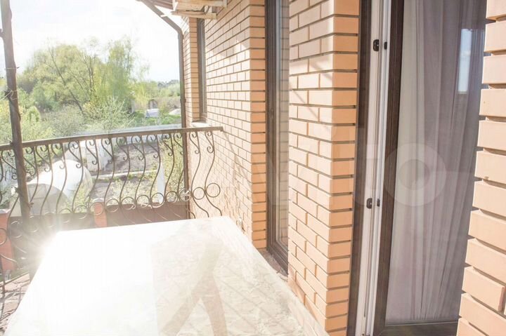 Дом 213 м² на участке 10 сот.