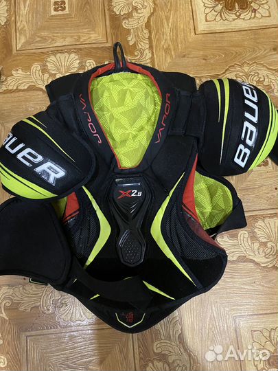 Нагрудник хоккейный Bauer vapor