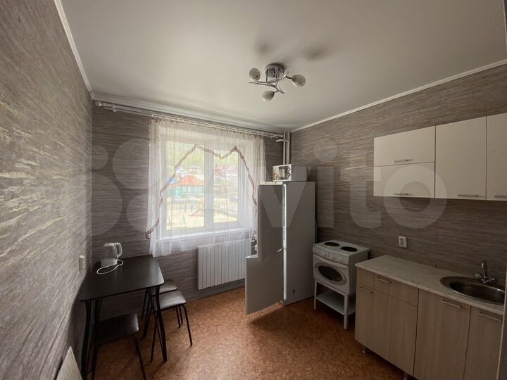 2-к. квартира, 65 м², 2/10 эт.