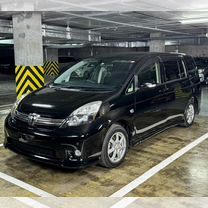 Toyota Isis 1.8 CVT, 2013, 84 000 км, с пробегом, цена 1 599 000 руб.