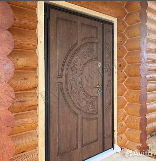 Полуторная входная металлическая дверь для улицы
