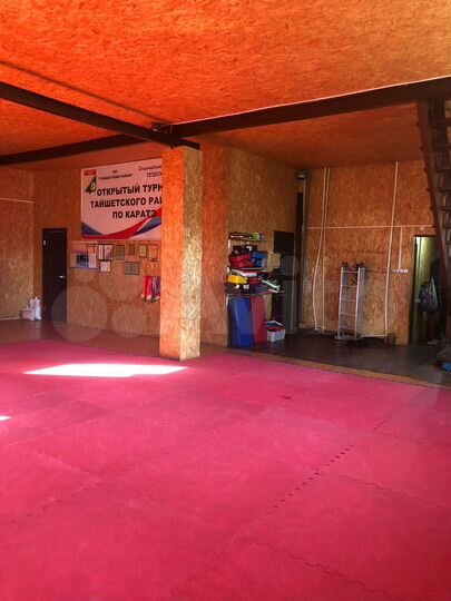 Дом 323 м² на участке 21 сот.