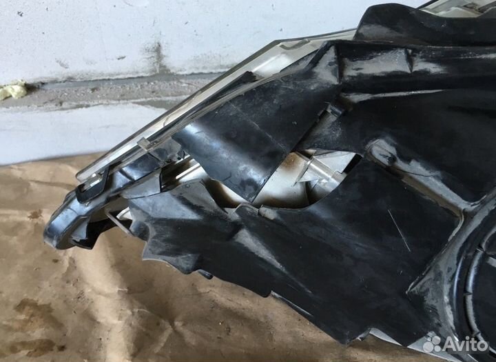 Правая фара W212 bi ксенон mercedes